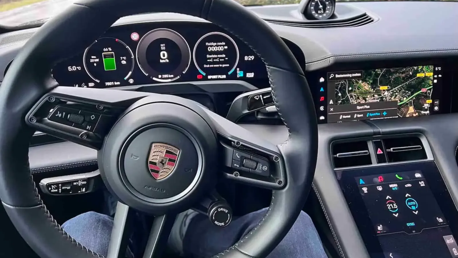 Porsche snelle auto voor in Duitsland