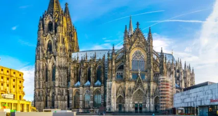 Milieusticker Aken: de Aachener Dom in de grensstad Aken, waar je voor de Umweltzone een groene milieusticker nodig hebt (120)